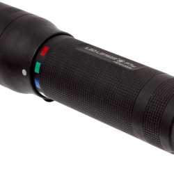 TORCIA LEDLENSER P7QC 220 lumen batteria AAA quattro colori 